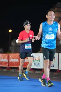 BIB: 41283, 43255
                            <button type="button" onclick="openModal(19739397)" class="btn btn-primary btn-sm float-right btn-popup" data-toggle="modal" data-target=".modal-high-quality">
                        <i class="fas fa-shopping-cart"></i> Add to Cart
                    </button>
                                            <button type="button" onclick="isThisMe(19739397, true)" class="btn btn-success btn-sm float-right btn-popup btn-isme hidden" data-toggle="tooltip" data-placement="bottom" title="นี่คือรูปของคุณใช่ไหม คลิกที่นี่เพื่อเอาเข้าอัลบั้ม">
                        <i class="fas fa-plus"></i> Add to album
                    </button>
                    <button type="button" onclick="isThisMe(19739397, false)" class="btn btn-warning btn-sm float-right btn-popup btn-isnotme hidden">
                        <i class="fas fa-ban"></i> Remove from album
                    </button>